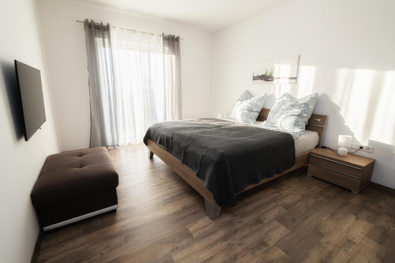 Ferienwohnung Bergaecker Neualbenreuth Exteriör bild
